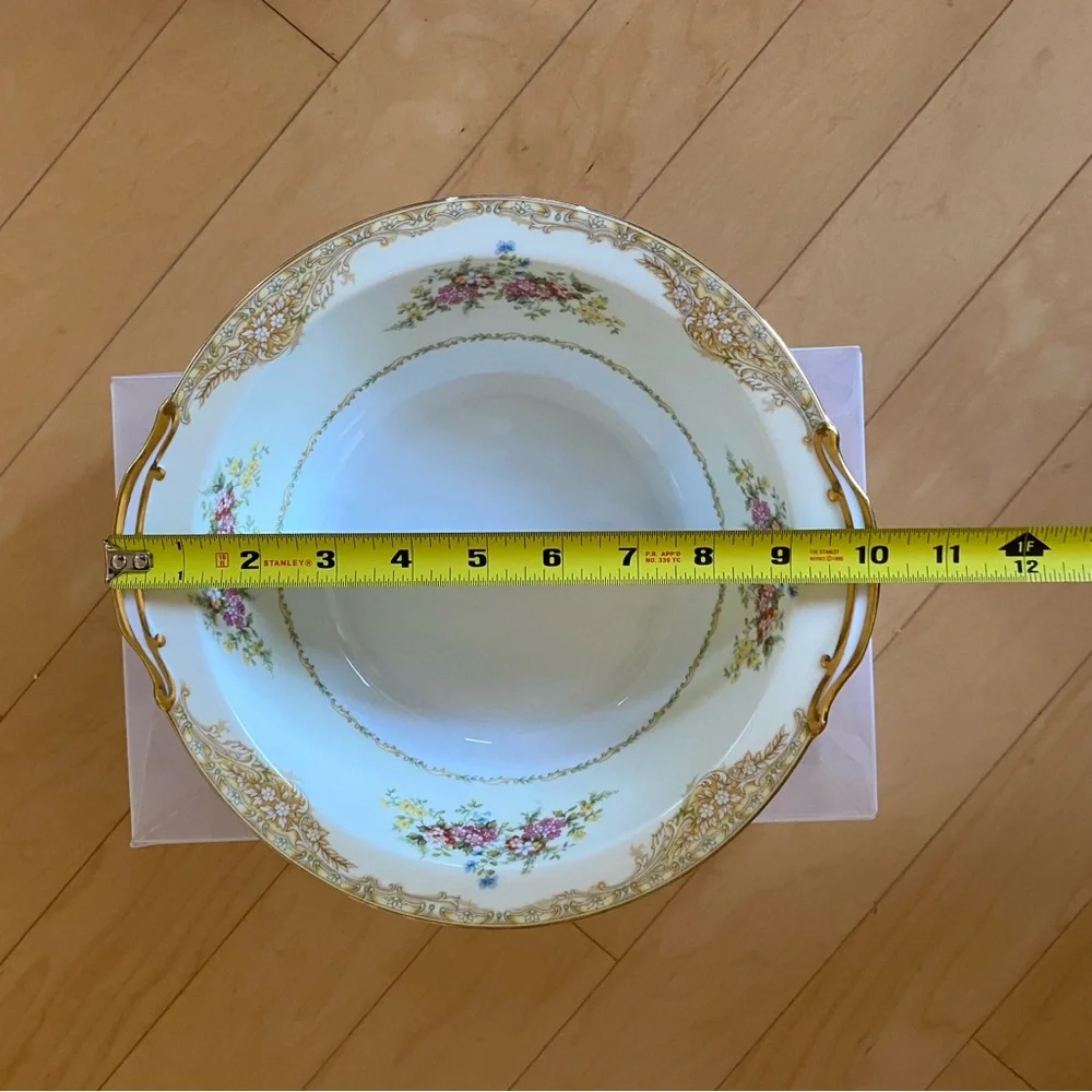 Noritake Elegant Floral Divided Bowl with Gold Accents